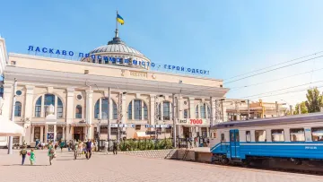 Укрзалізниця запускає додатковий поїзд Одеса – Кароліно-Бугаз на літній сезон: як він буде працювати 