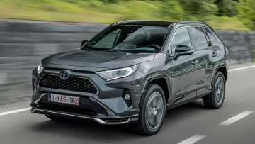 У липні український автопарк поповнили понад 4,1 тисячі гібридів: які конкретно авто увійшли до списку 