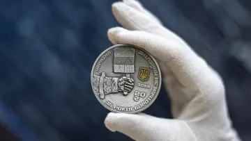 НБУ ввів в обіг срібну монету до 35-річчя незалежності України: у відомстві розповіли про грошову новинку