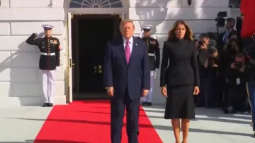 Намагався відтіснити першу леді: відео з Трампом і Меланією на червоній доріжці обговорюють у соцмережах