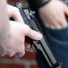 Поліцейський вибив зброю з рук: деталі затримання «мисливця» на правоохоронців на Тернопільщині