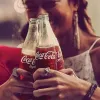Придивіться до літери «C»: у логотипі Coca-Cola помітили несподівану деталь