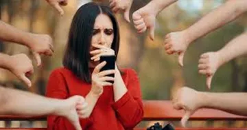 Агресія в соцмережах: чому люди залишають злі коментарі у Facebook та Instagram і як правильно відповідати на них