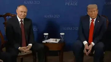 Трамп і путін зустрілися на Алясці: потисли руки, сіли в одне авто та говорили на задньому сидінні – відео
