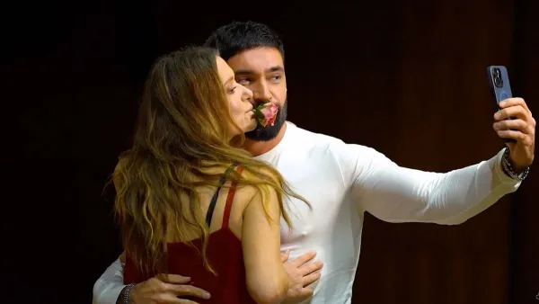 Могилевська та Козловський поцілувалися перед сотнями українців: відео пристрасного моменту зірок