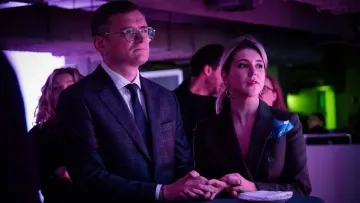 Кохана Кулеби, яка втрапила у скандал з вібраторами, не купує синові Gucci: боїться виростити ﻿«‎мажора﻿»