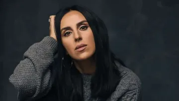 «Після першої «бавовни» в Криму прийшли з обшуками»: Джамала розповіла про переїзд батьків до Стамбула