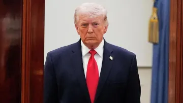 Стрілянина на вечері у Вашингтоні: Трампа евакуювали, підозрюваного затримано — фото та відео