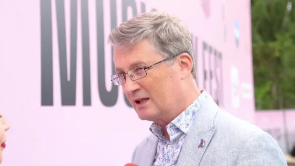 Кондратюк потрапив у скандал під час зйомок шоу «Караоке на майдані»: відео інциденту з ведучим