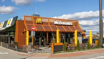 «Біг Мак Меню» під 300 гривень: у McDonald’s різко злетіли ціни на улюблені бургери та картоплю фрі 