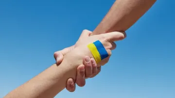 Уряд розширив компенсації для ВПО посилив підтримку дитячих будинків сімейного типу: деталі від Свириденко