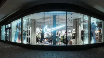 Гроші не пахнуть: спортивний гігант Nike зганьбився співпрацею з любителем радянської символіки