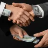 Лише 12 місяців: Кабмін підготував несподіваний закон про терміни зберігання даних корупціонерів