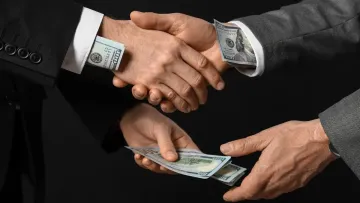 Лише 12 місяців: Кабмін підготував несподіваний закон про терміни зберігання даних корупціонерів