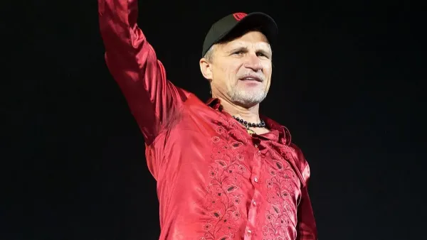 Ватман, гуаш, канцелярські кнопки: Олег Скрипка розповів, як ВВ стали зірками в епоху до інтернету