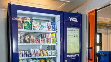 «Укрзалізниця» відновила вендингові автомати в електричці Львів — Хмельницький: що в них є