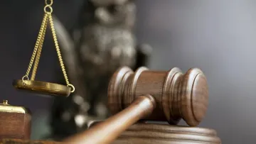 Змусив «відробляти» подарунки: на Київщині від пастора завагітніла 13-річна дівчинка