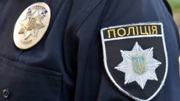 Побили поліцейських, які приїхали на виклик про домашнє насильство: дивовижний інцидент на Франківщині