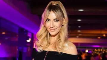 Незвичайний подарунок для іменинника: телеведуча Леся Нікітюк показала кумедні кадри батька в косметолога