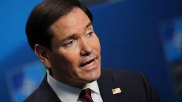 США поки не евакуюватимуть посольство з Києва попри погрози Росії: Марко Рубіо зробив заяву