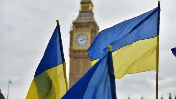 Велика Британія прискорить постачання ракет Україні та посилить санкційний тиск на РФ: візит Зеленського в країну