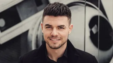 «Gate closed» перед носом: відомий український співак ледь не пропустив концерт у Польщі