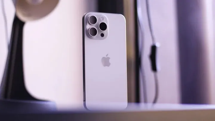 Apple пояснила відмову від титану в iPhone 17 Pro: що приховує нова стратегія компанії