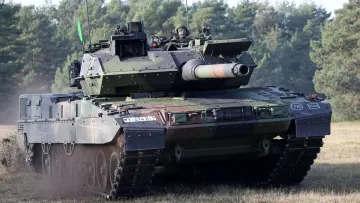 НАТО готується до війни з Росією: танки висунулися до кордонів Білорусі