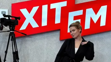 Юлія Карпова звільнилася з «Хіт FM» після 10 років в ефірі: ведуча «Хеппі Ранку» заявила про тиск