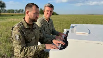 У кабінеті буде рояль: соцмережі мемами відреагували на призначення Євгена Хмари главою СБУ – пояснюємо чому