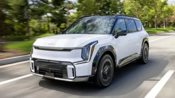 Kia представила EV9 2027 модельного року: що змінилося у флагманському електрокросовері