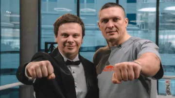 Усик не тільки юрист, а й психолог: Комаров розповів про маловідомі навички українського боксера
