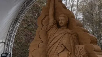 «Пам’ятники президенту будуть стояти на площах»: нардеп Костенко здивував заявою стосовно Зеленського