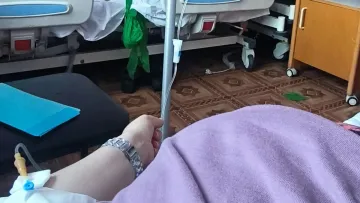 У Києві чоловік вдарив кулаком в обличчя жінку на 9 місяці вагітності: деталі моторошного інциденту