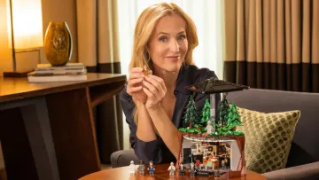 «Цілком таємно» оживе у LEGO: набір із Малдером, Скаллі та прибульцем здивував фанатів серіалу