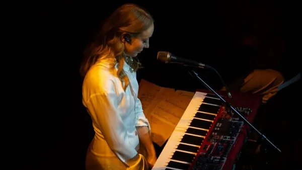 «Це дуже смішно і кринжово»: LELEKA відреагувала на власний архівний кліп - відео