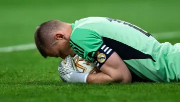 Дружина щемно привітала Андрія Луніна з перемогою над Атлетіко: у ролі капітана проти принципового суперника