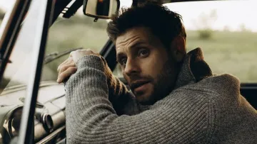 Артур Логай здивував шанувальників новою стрижкою: шокуюче відео