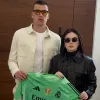 «Святий Андрій уже на своєму місці»: дружина Луніна показала кумедну ікону з обличчям чоловіка
