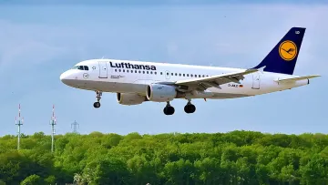 В Європі можуть призупинити авіаперельоти: запасів палива лишилось на декілька днів