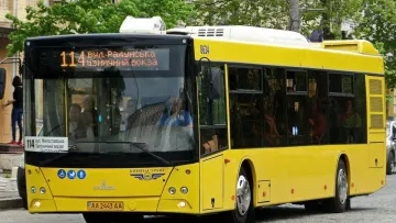 У Києві 8 березня зміниться рух громадського транспорту: як курсуватимуть тролейбуси та автобуси