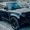 З коробкою «автомат» і спортивним спойлером: у Києві побачили Land Rover Defender 90 за 8 мільйонів