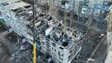 Як сьогодні виглядає Мирноград: місто біля Покровська нещадно атакують окупанти – відео з дрону