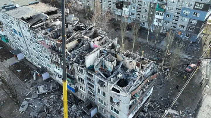 Як сьогодні виглядає Мирноград: місто біля Покровська нещадно атакують окупанти – відео з дрону