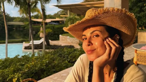 Екзотика з нюансами: Настя Каменських показала відео з відпочинку, який вона проводить в Мексиці серед тварин