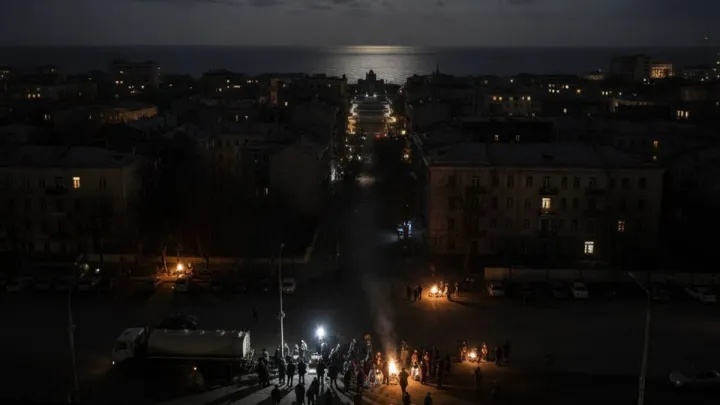 Одеса без світла, зв’язку і тепла: як містяни живуть в складних умовах та не втрачають оптимізму – відео