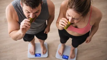 Солоні огірки допомагають схуднути: вчені дослідили корисний вплив продукту на організм