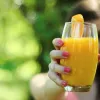 Молоко може бути кращим за воду: названо чотири напої, які ефективно зволожують організм