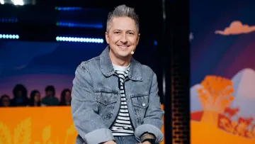 Чотири стадії дорослішання від Олександра Педана: ведучий встиг пройти кожну з них – відео