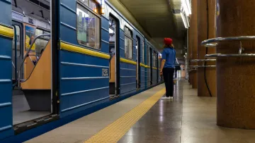 Собівартість перевезення у метро Києва сягнула 64 грн: експерт назвав можливу причину високого тарифу